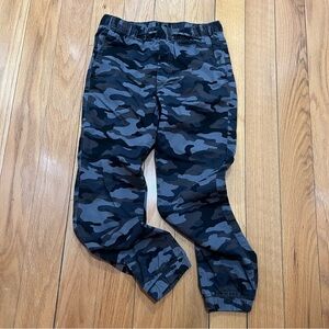Gap camo jogger